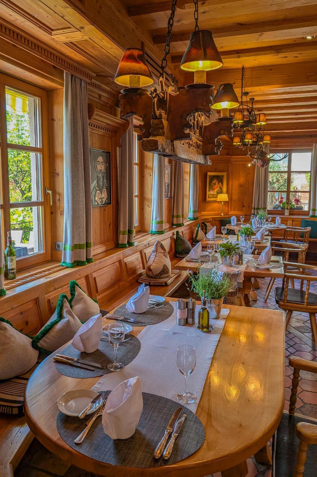 Hotel Restaurant Vinothek Lamm Bad Herrenalb Eksteriør bilde