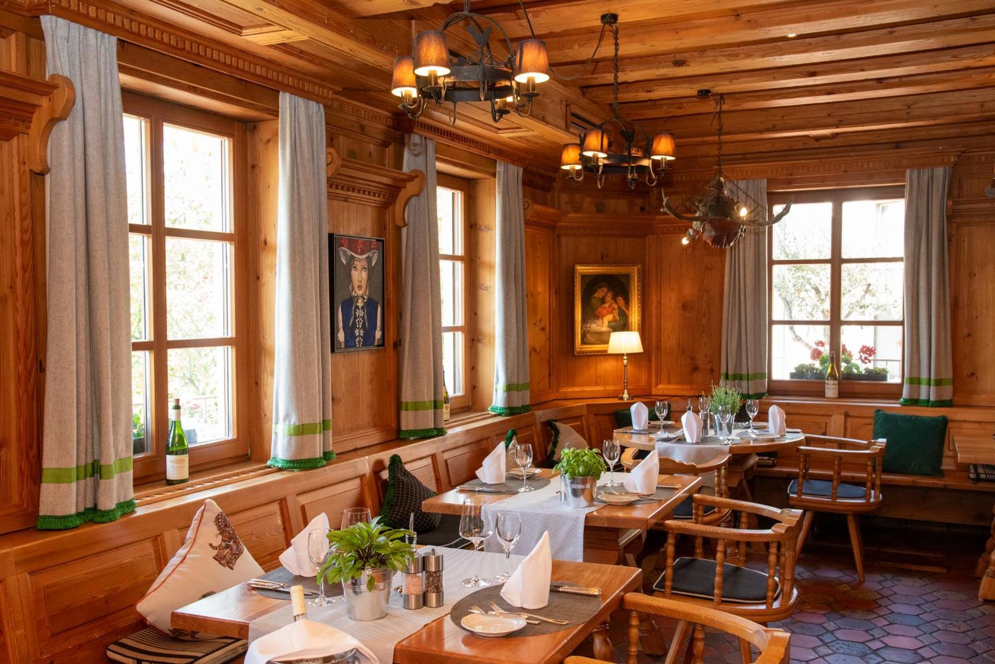 Hotel Restaurant Vinothek Lamm Bad Herrenalb Eksteriør bilde
