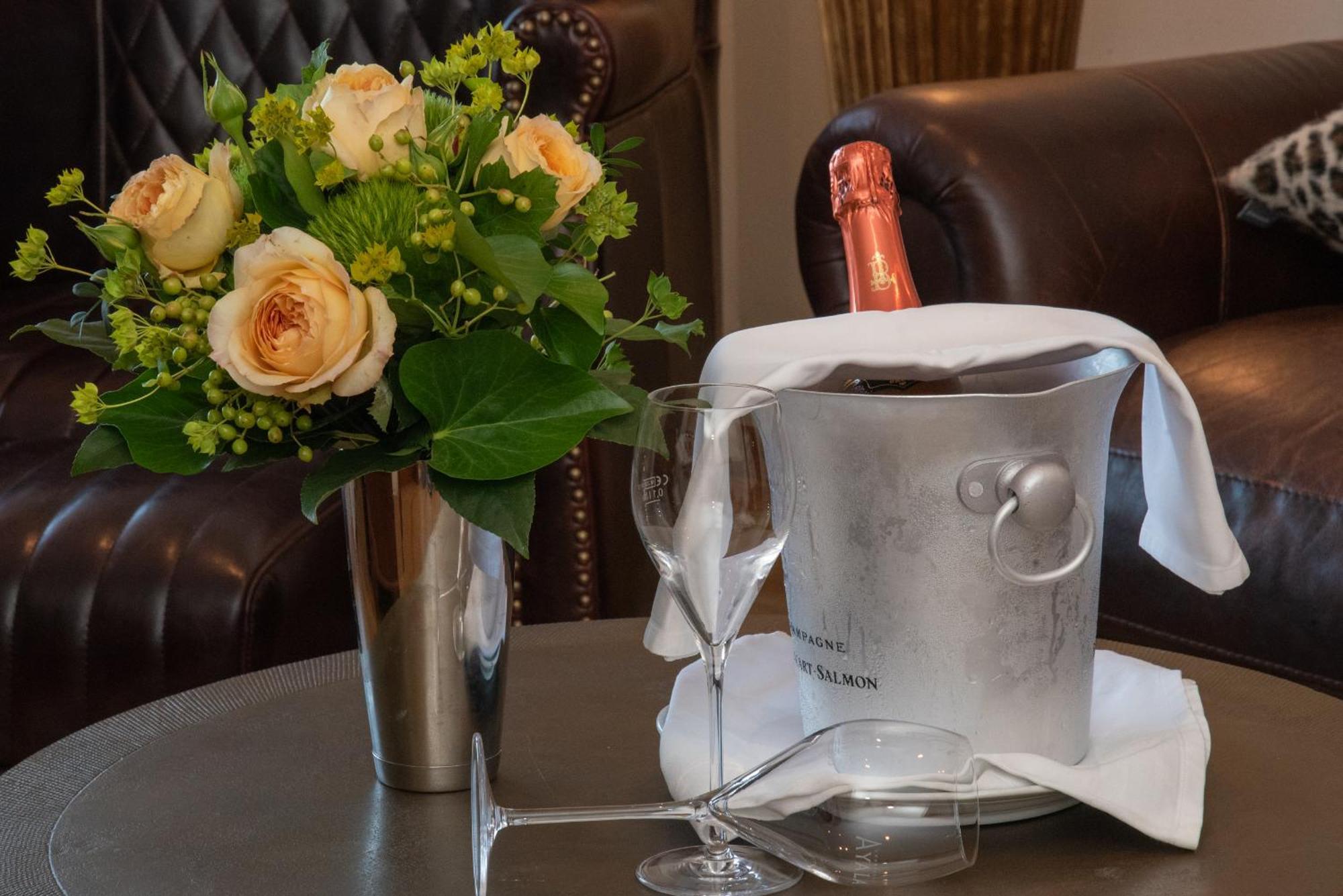 Hotel Restaurant Vinothek Lamm Bad Herrenalb Eksteriør bilde