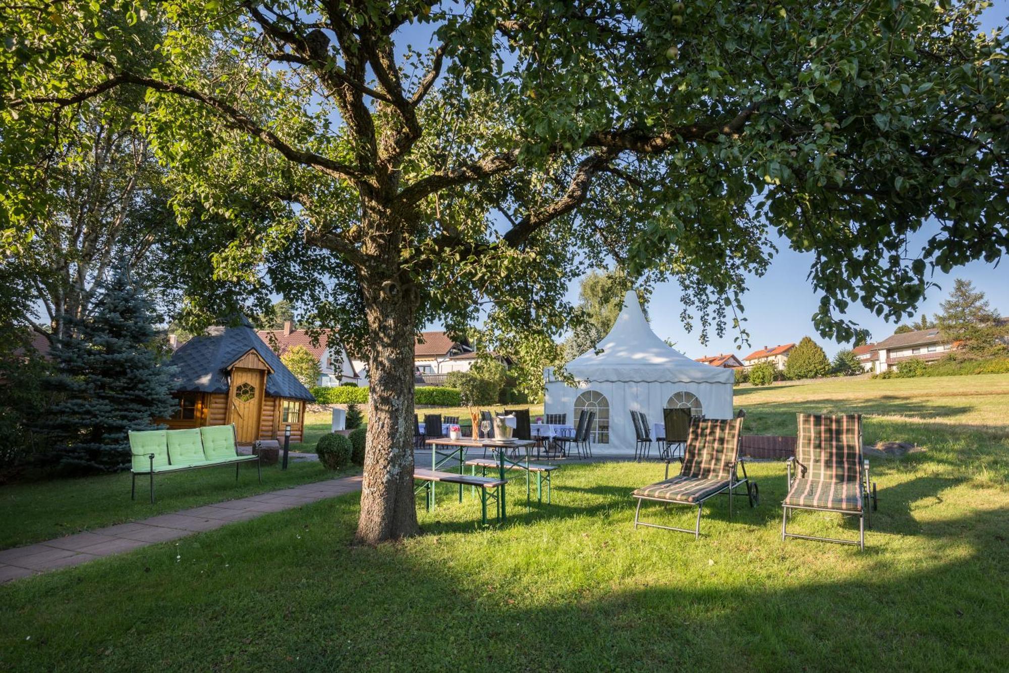 Hotel Restaurant Vinothek Lamm Bad Herrenalb Eksteriør bilde