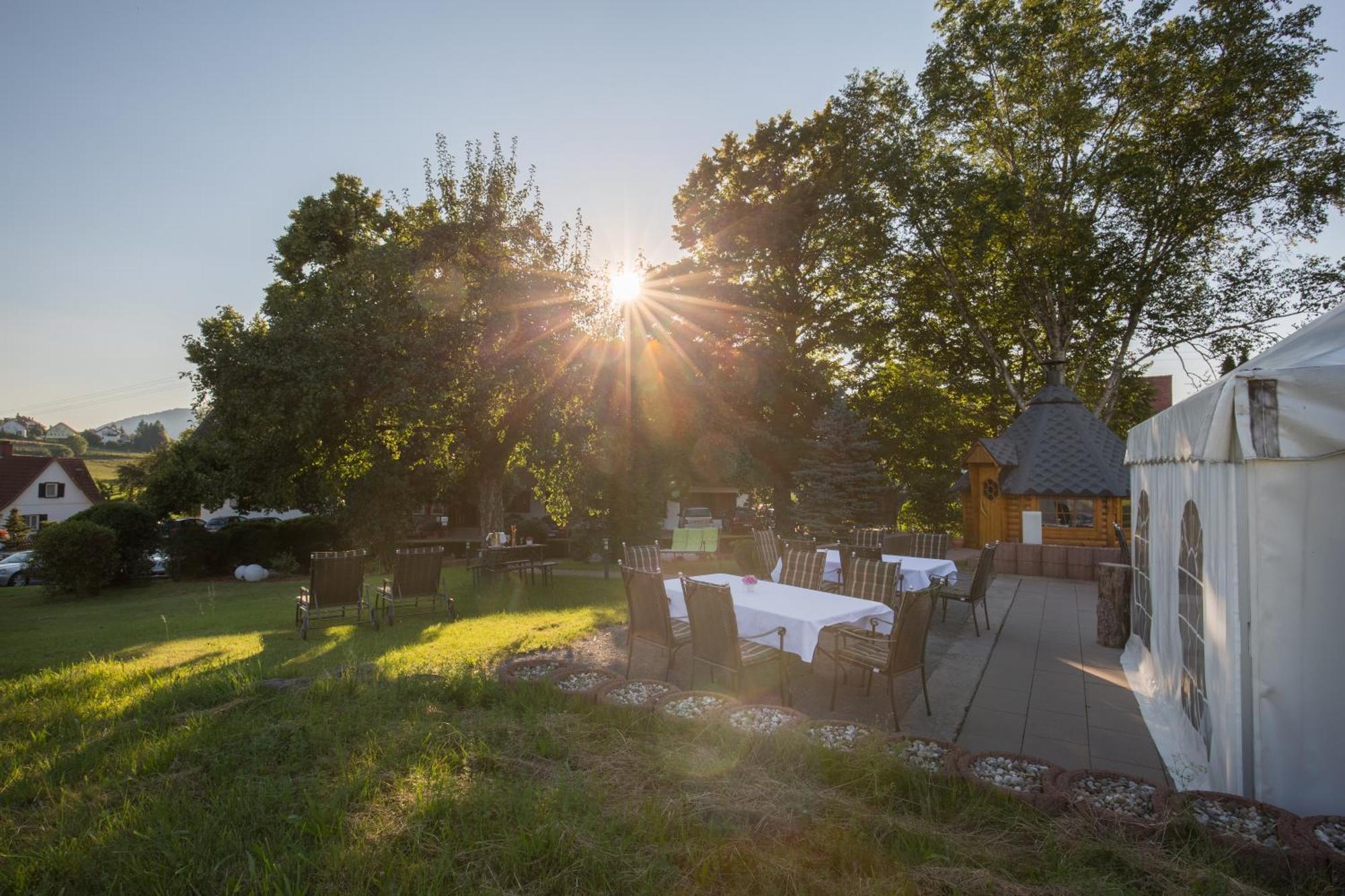 Hotel Restaurant Vinothek Lamm Bad Herrenalb Eksteriør bilde
