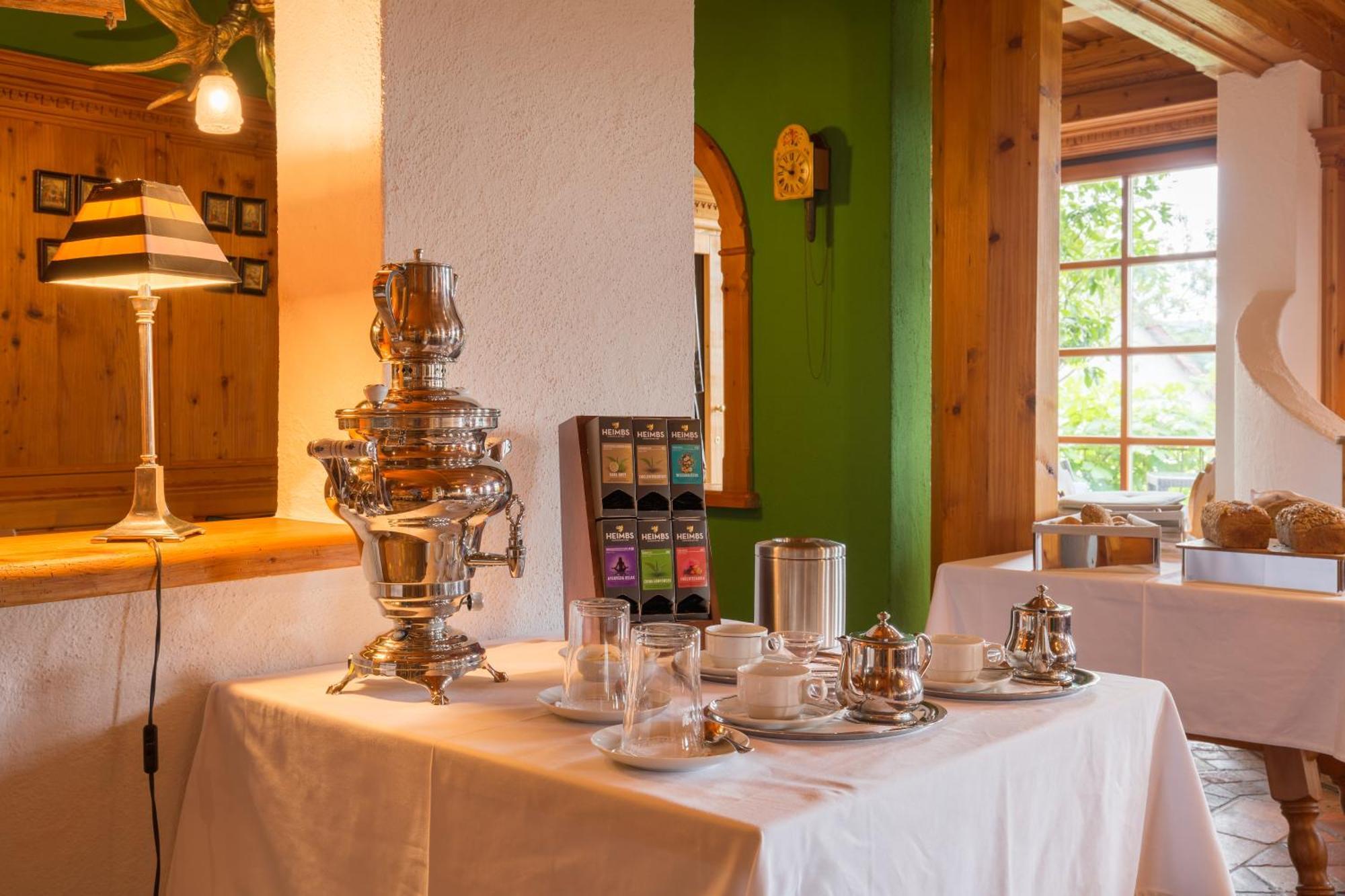 Hotel Restaurant Vinothek Lamm Bad Herrenalb Eksteriør bilde